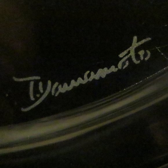 Hoya Crystal Etched Plate Flower of The Month February Crocus Signed T Yamamoto - Picture 4 of 5